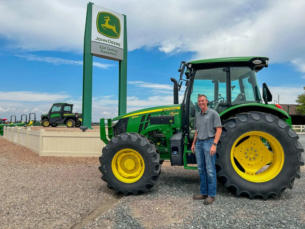 21st Century Equipment | John Deere Z320R Lawn Mower | 1112172403
